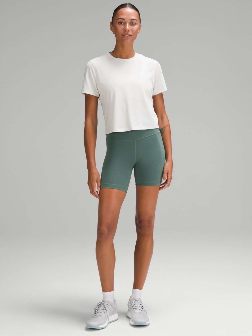 Lululemon 🍋 | 2 | Wunder Train High-Rise Short 6" in Medium Forest - Picture 3 of 8